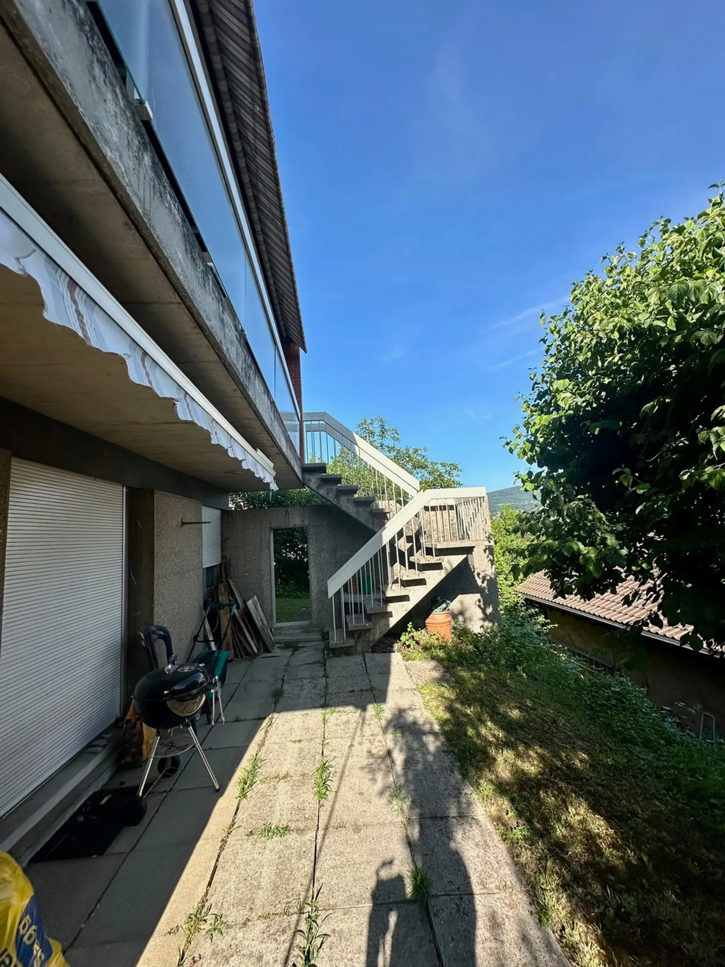 Architect's House with Far-Reaching Views in a Quiet Location in Reinach BL - Photo 21 of 29