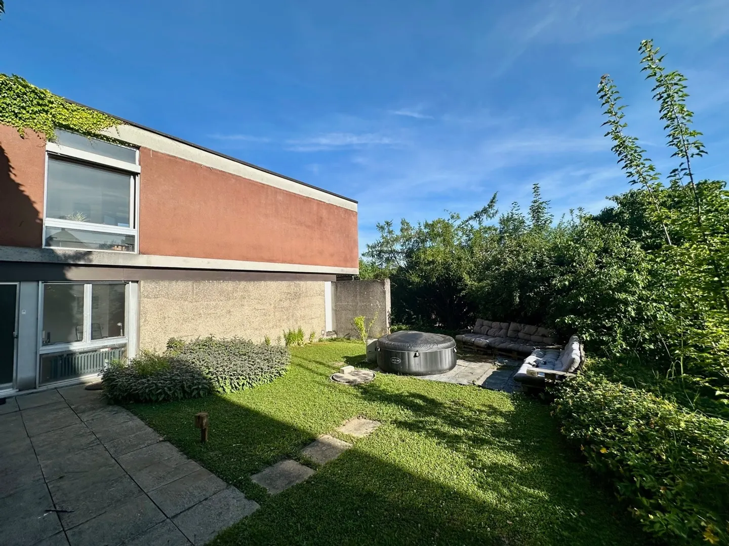 Architect's House with Far-Reaching Views in a Quiet Location in Reinach BL - Photo 22 of 29