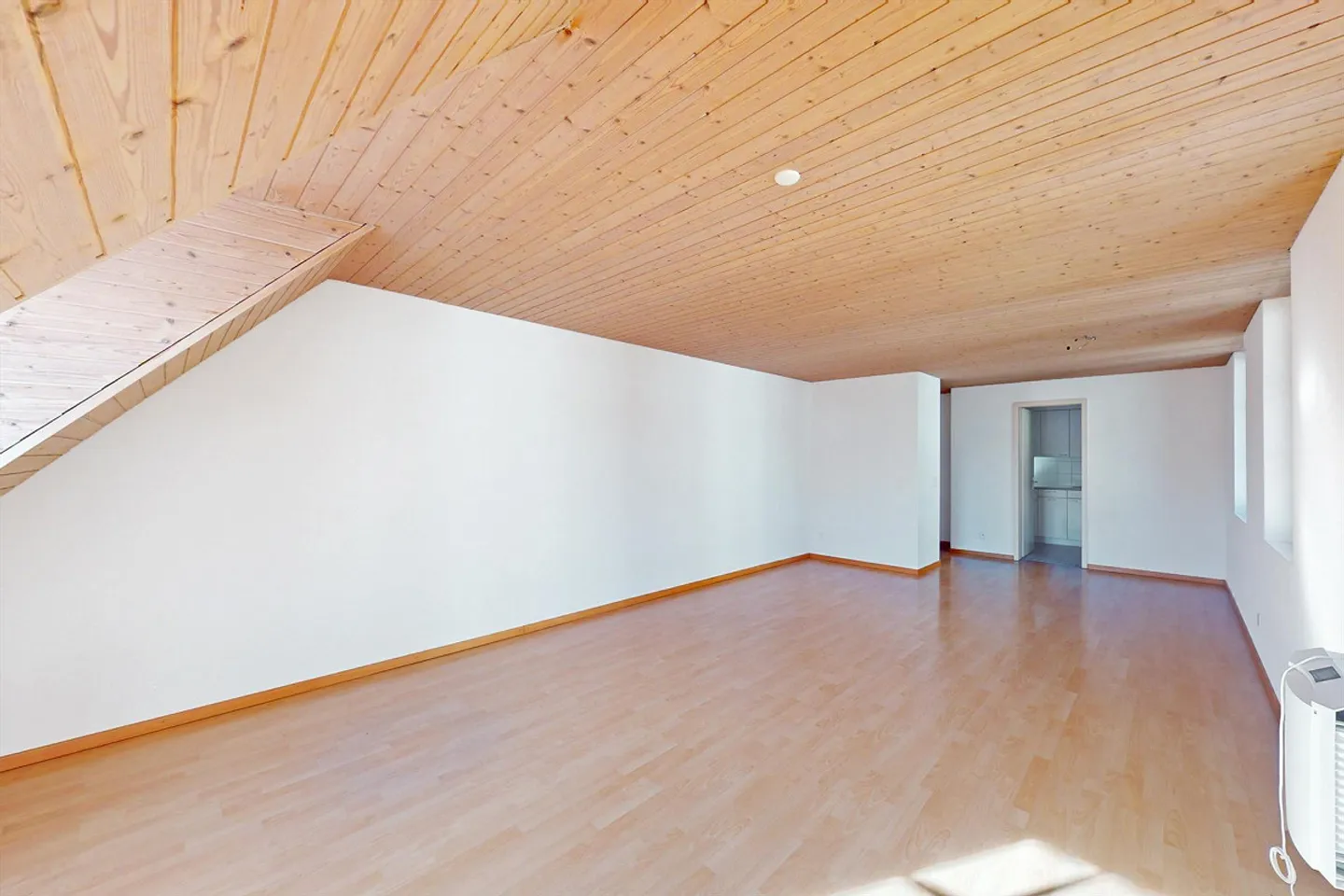 Small but fine apartment is looking for you - Photo 4 of 8