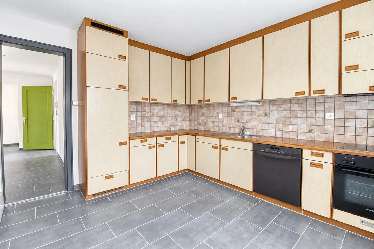 Geräumige Wohnung mit grosser Terrasse - Foto 11 von 12
