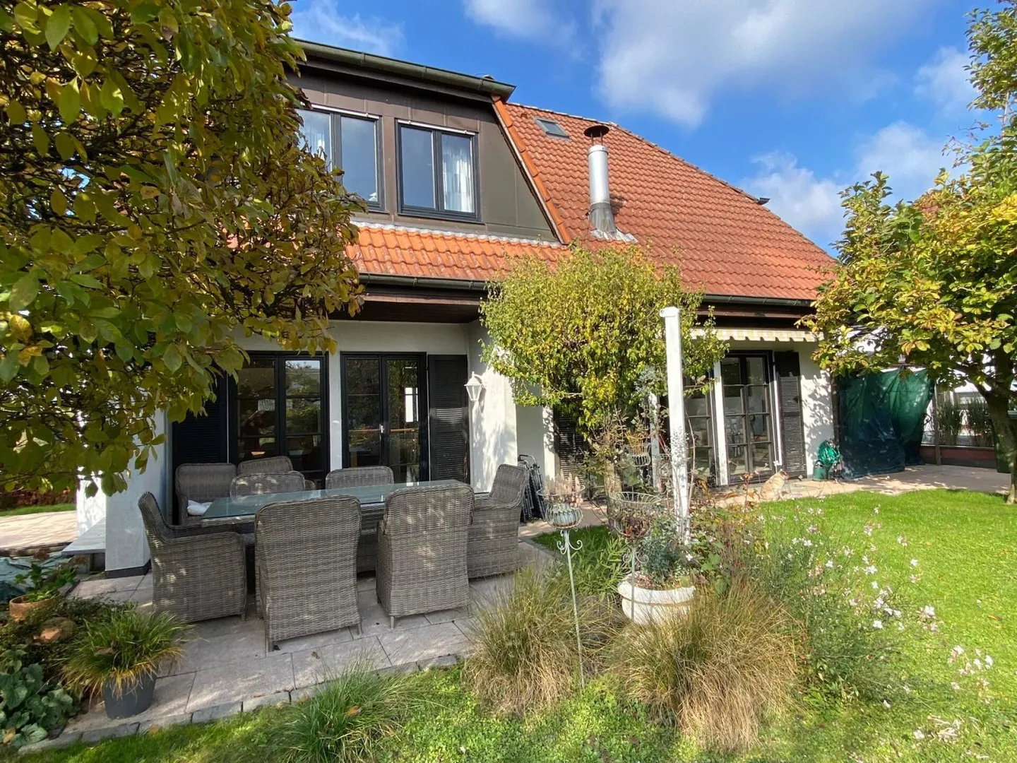 6.5 Room Single Family House in 2564 Bellmund - Photo 1 of 15