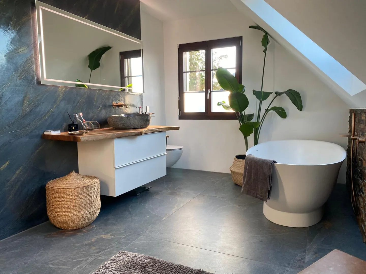 6.5 Room Single Family House in 2564 Bellmund - Photo 2 of 15