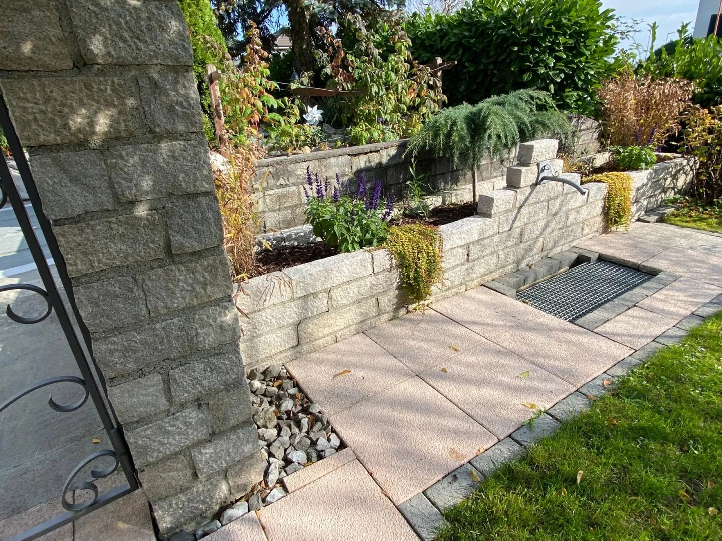 6.5 Room Single Family House in 2564 Bellmund - Photo 12 of 15