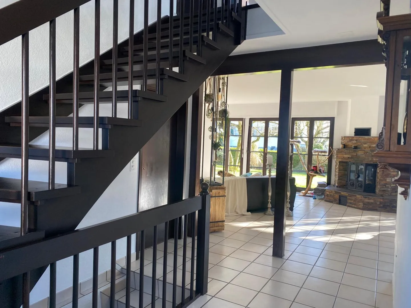 6.5 Room Single Family House in 2564 Bellmund - Photo 6 of 15