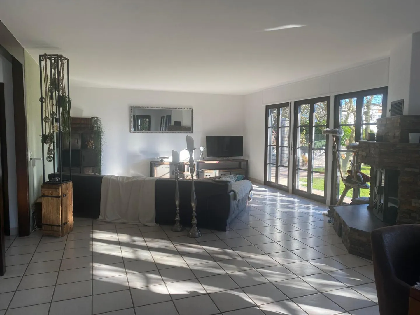 6.5 Room Single Family House in 2564 Bellmund - Photo 7 of 15