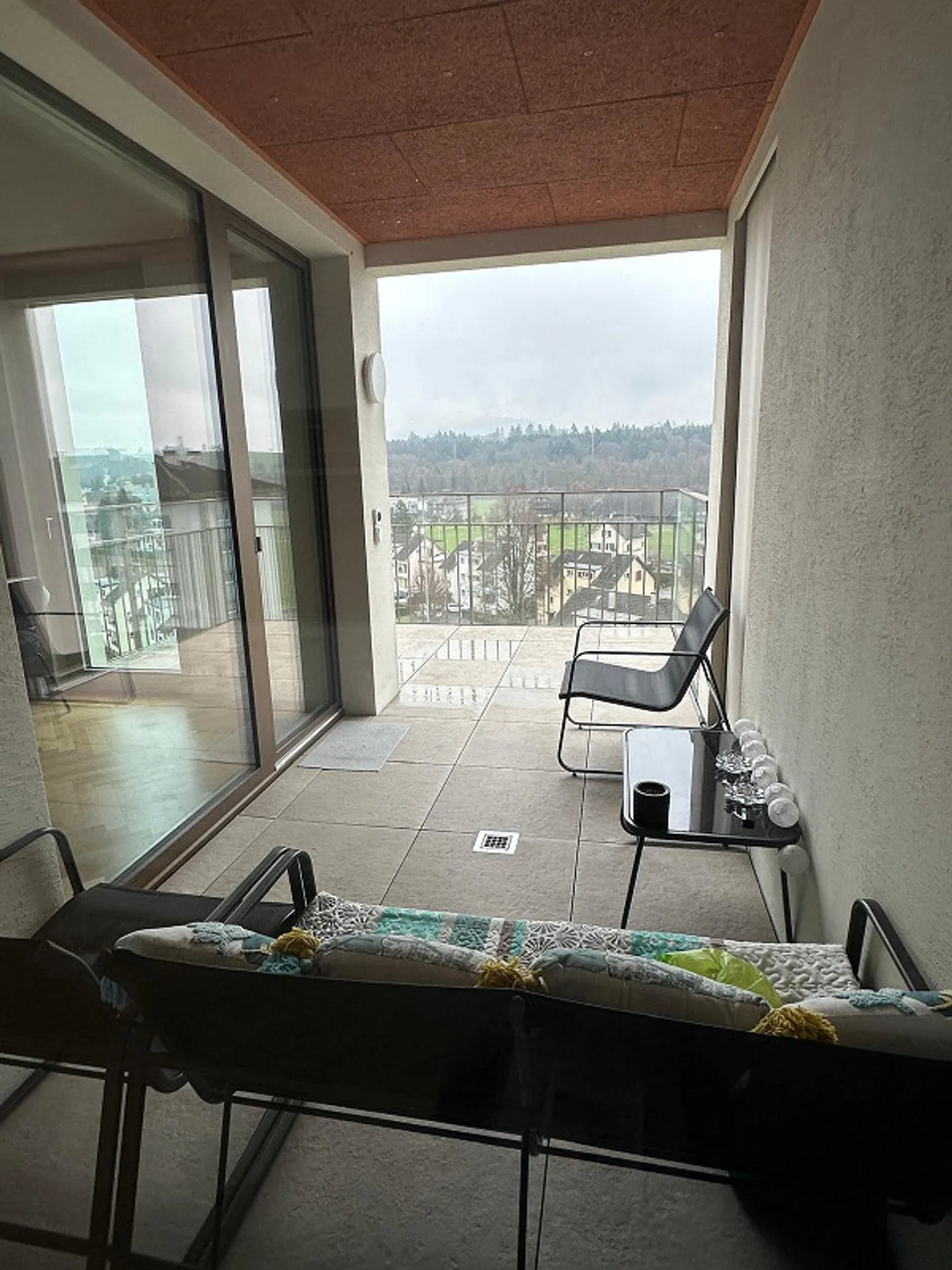 Modern 2.5-room apartment with stunning views in Emmen - Photo 7 of 13