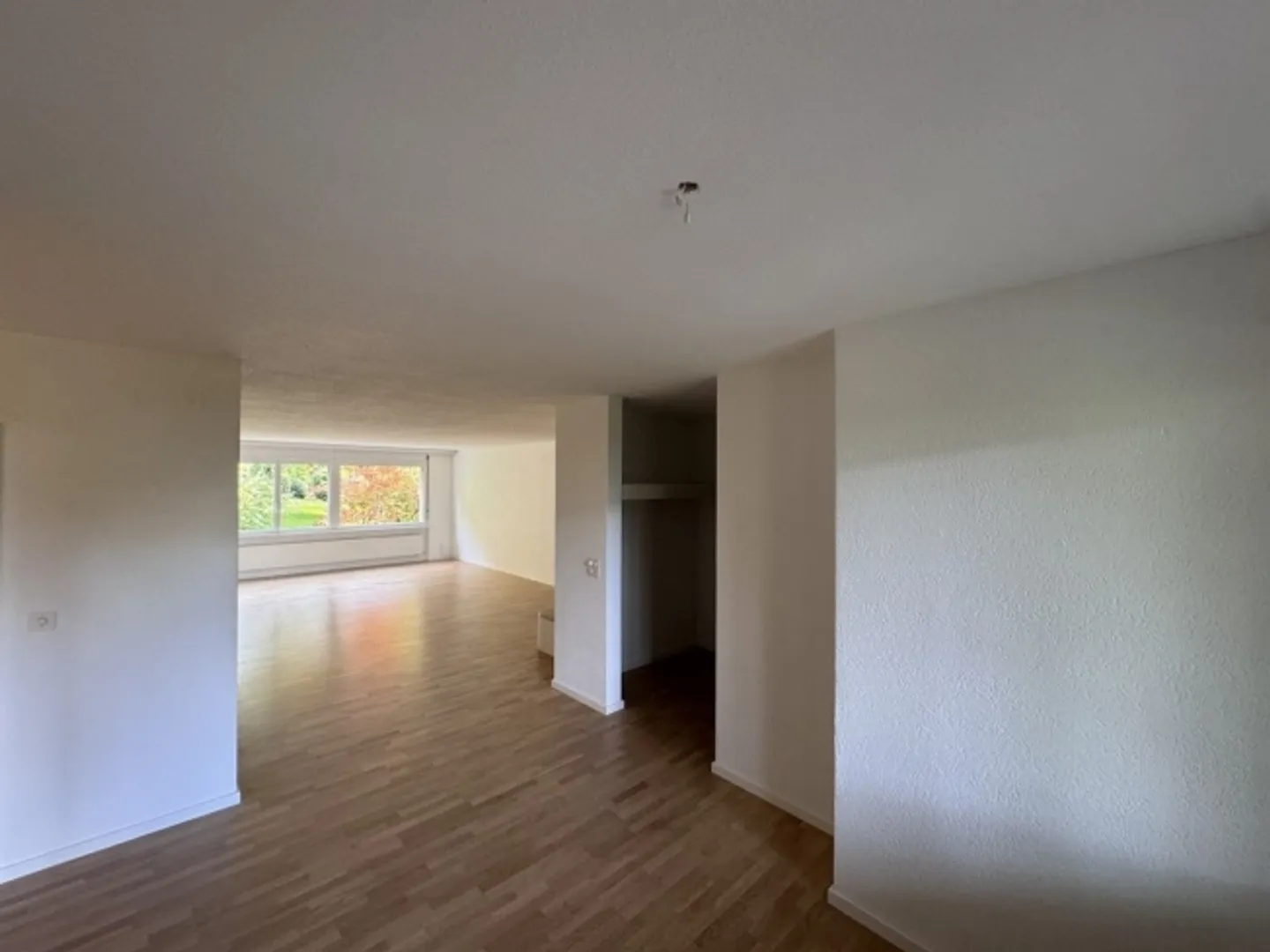 Beautiful 2.5-room apartment for rent in Küsnacht - Photo 2 of 9