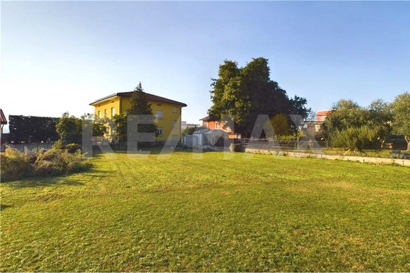 Spacious 4-room apartment in a residence with courtyard and garden - Photo 10 of 10