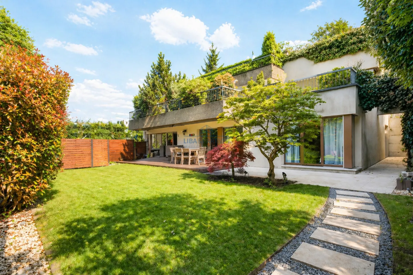 Appartement de jardin spacieux dans un emplacement privilégié - Photo 1 sur 13