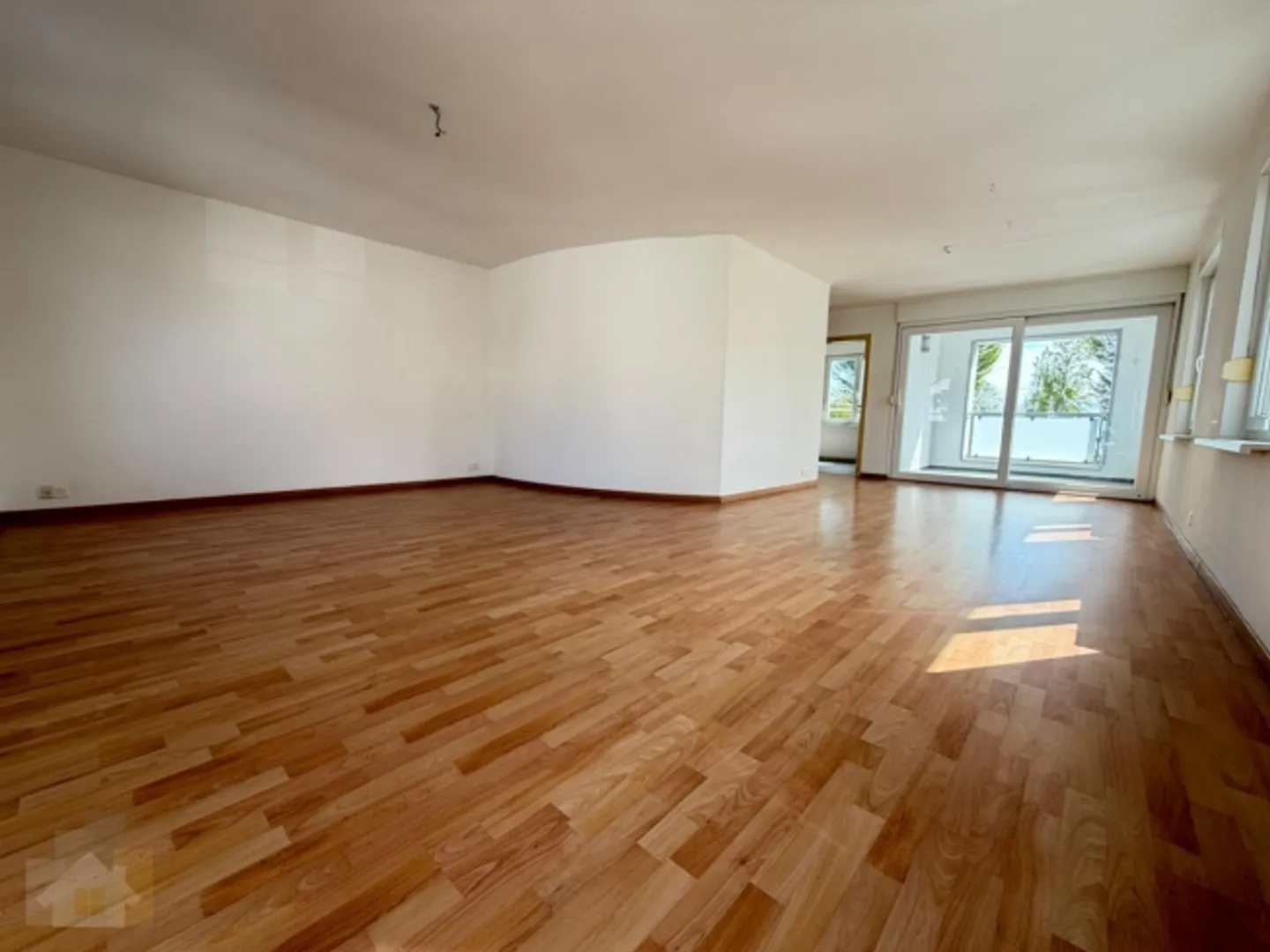 Geräumige Wohnung mit Seesicht - Foto 1 von 1