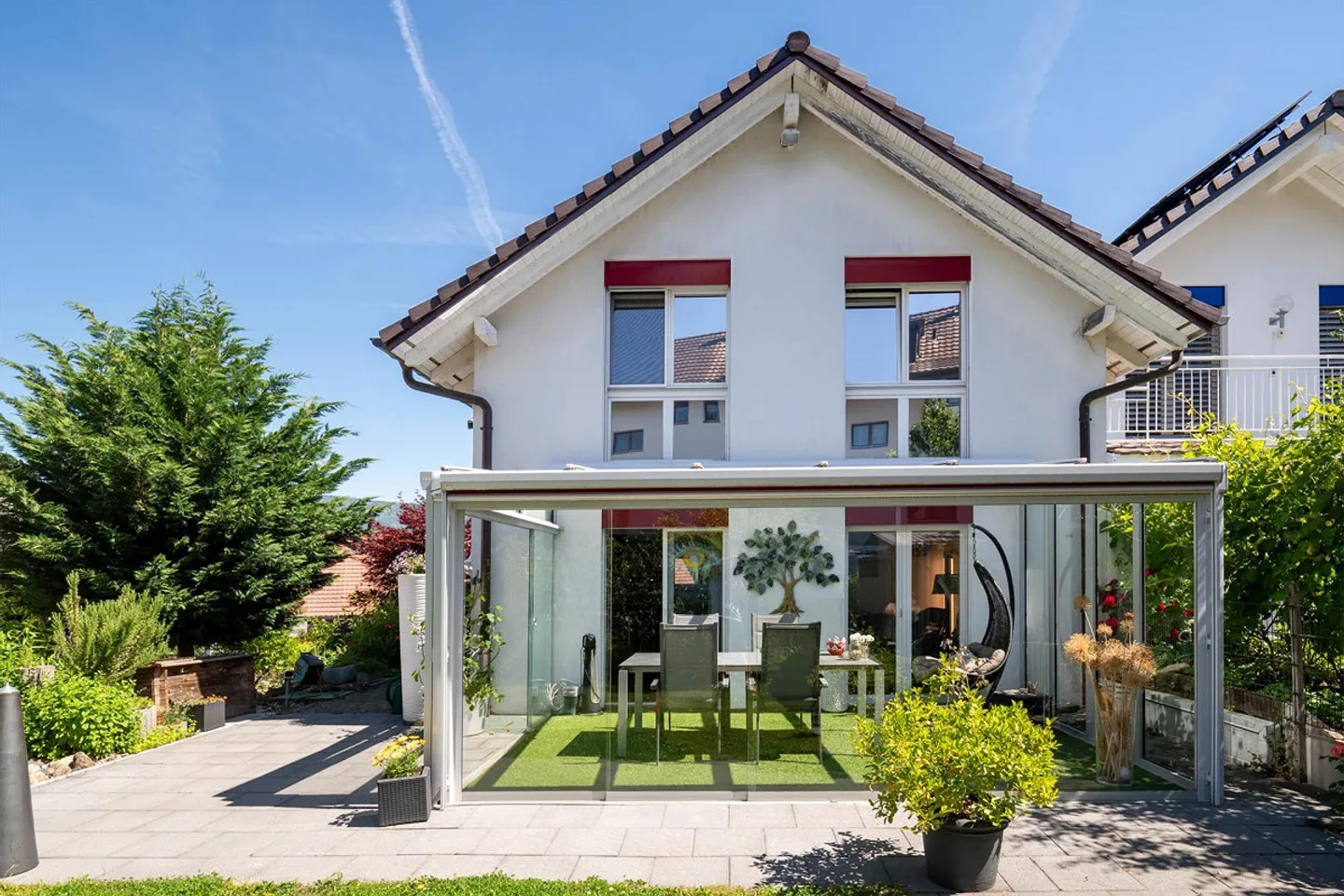 Vielseitiges Familienhaus in Dänikon - Foto 1 von 17