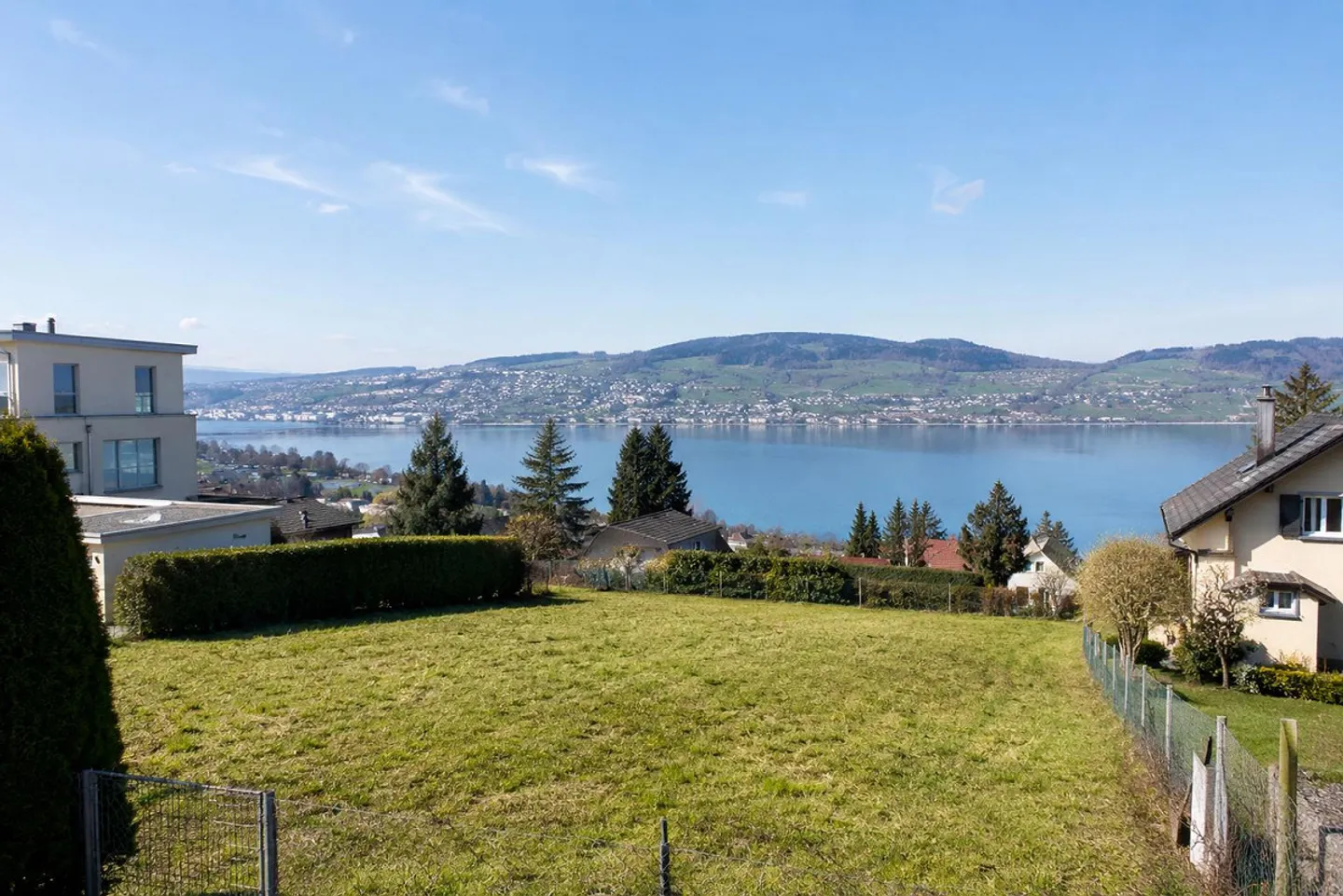 Terreno con vista lago - Foto 1 di 1