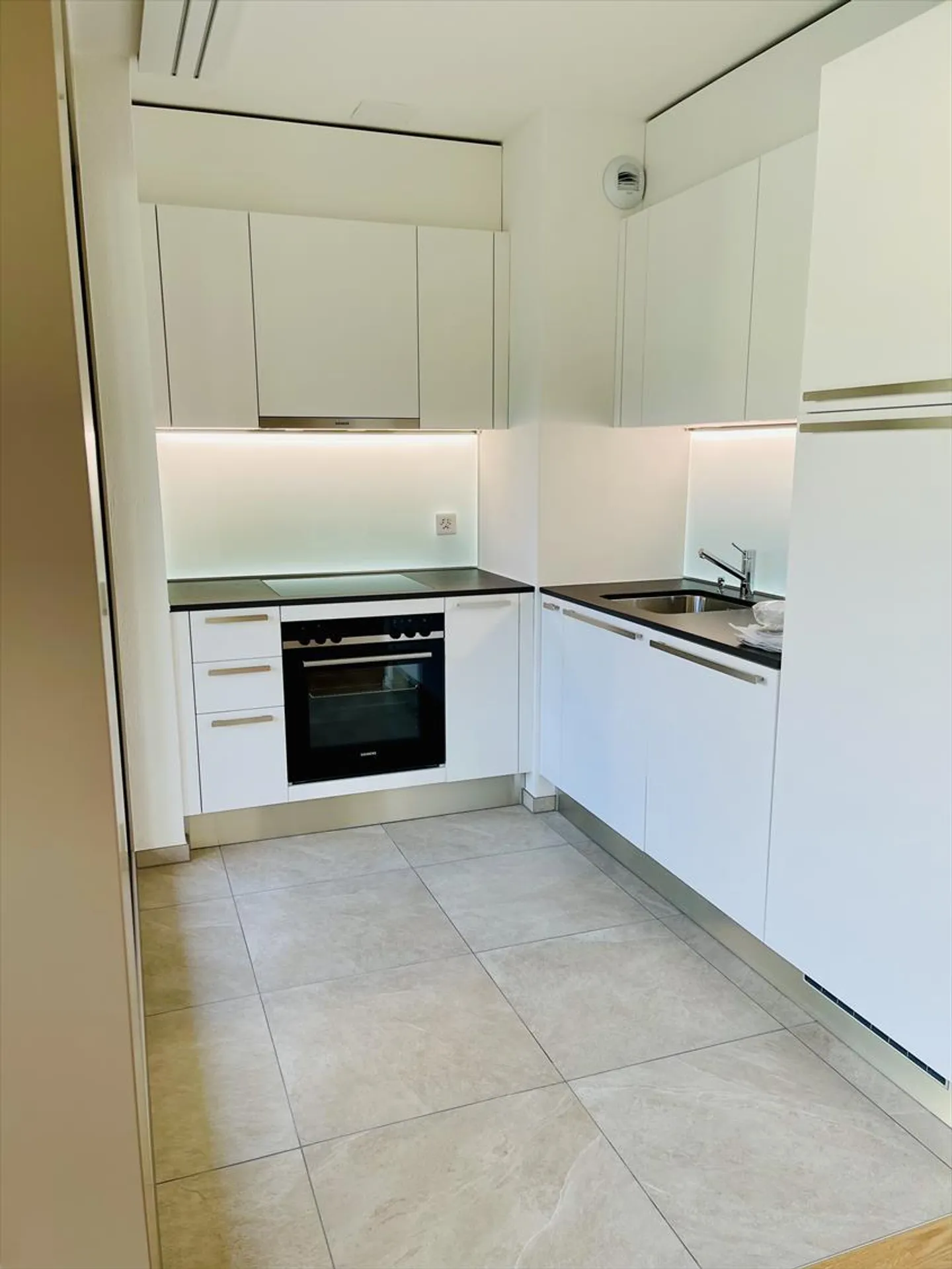 Studio 1 room - Photo 3 of 16