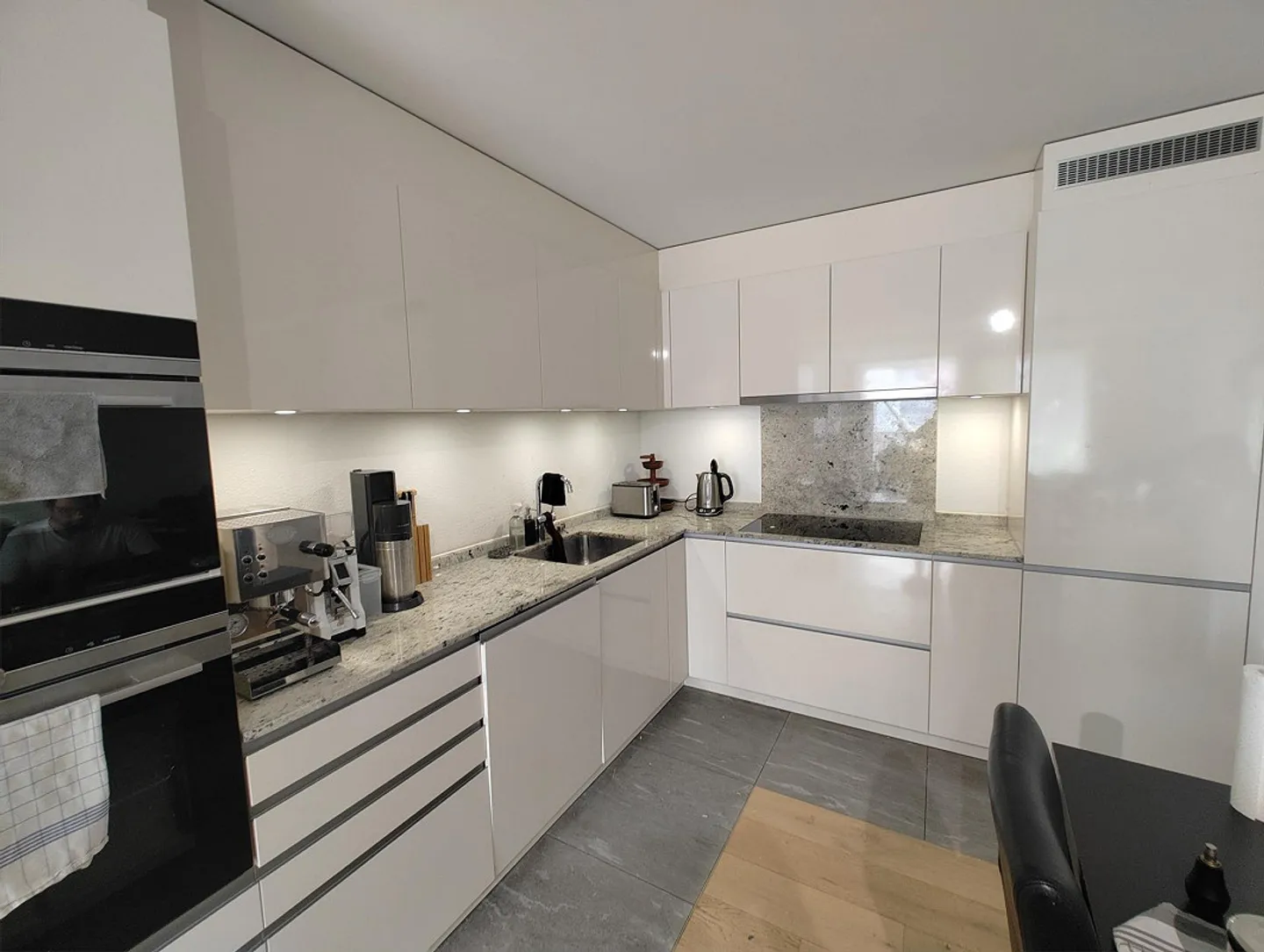 Appartement moderne à Pfäffikon - Photo 1 sur 6