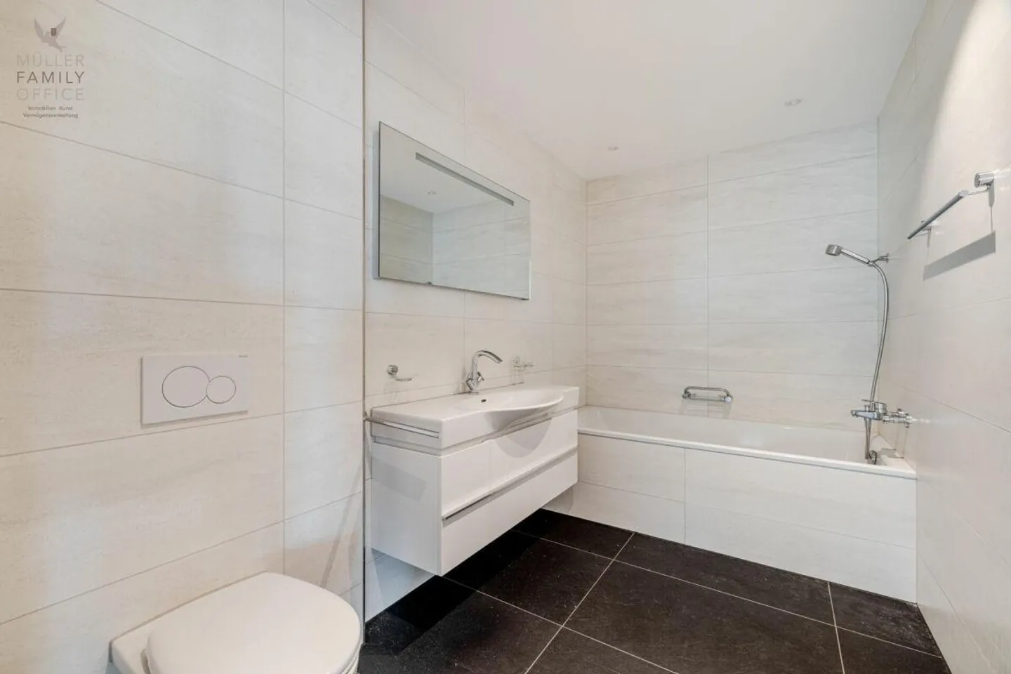 Light-flooded 5 1/2 room terrace apartment in a very well-kept and quiet residential complex - Photo 13 of 13