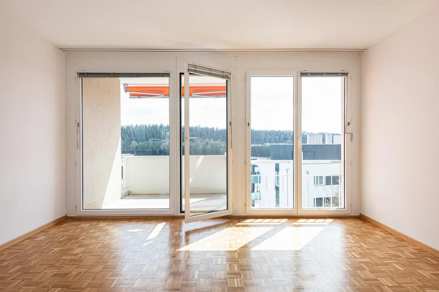 Cozy family apartment seeks new tenants! - Photo 4 of 6