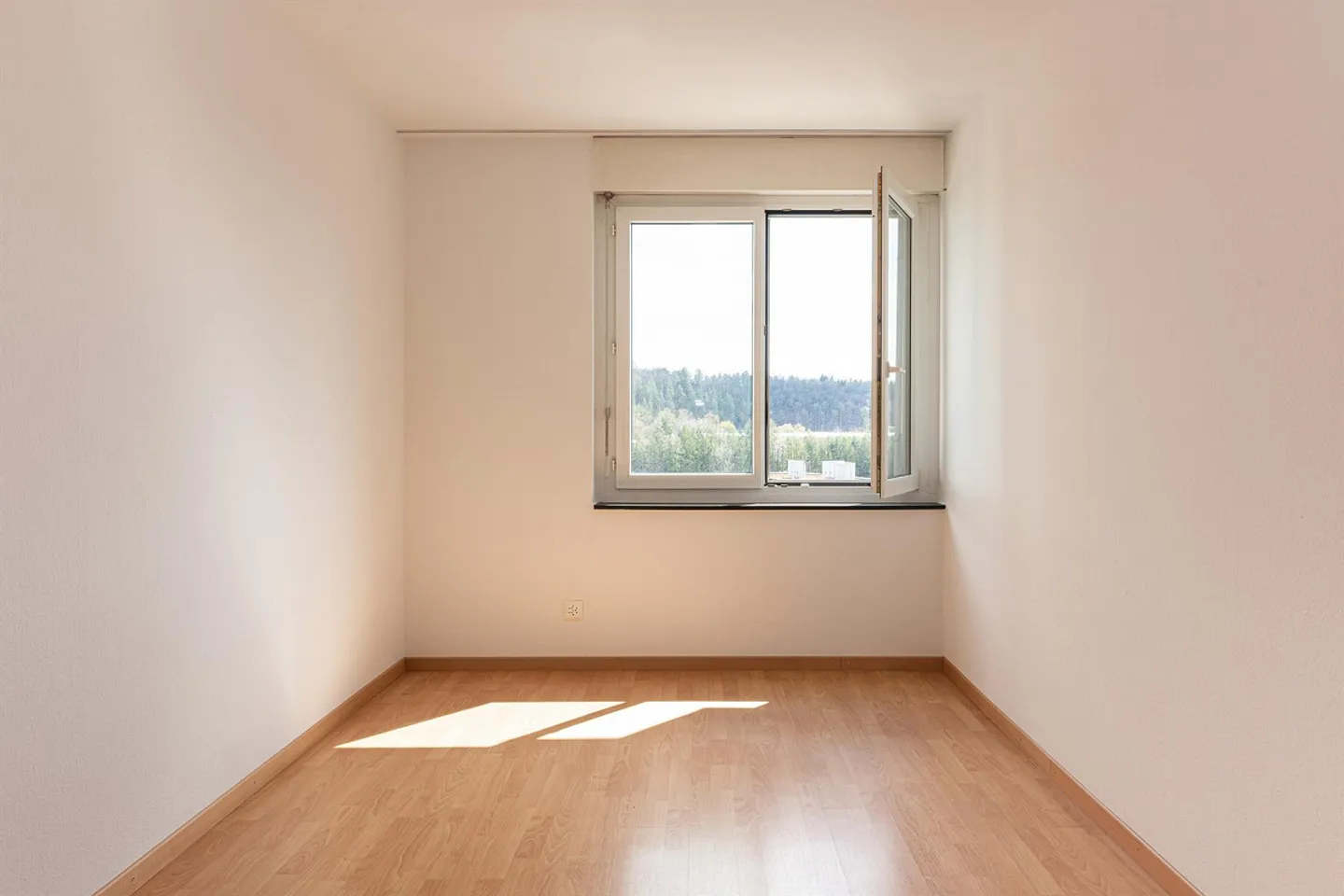 Cozy family apartment seeks new tenants! - Photo 6 of 6