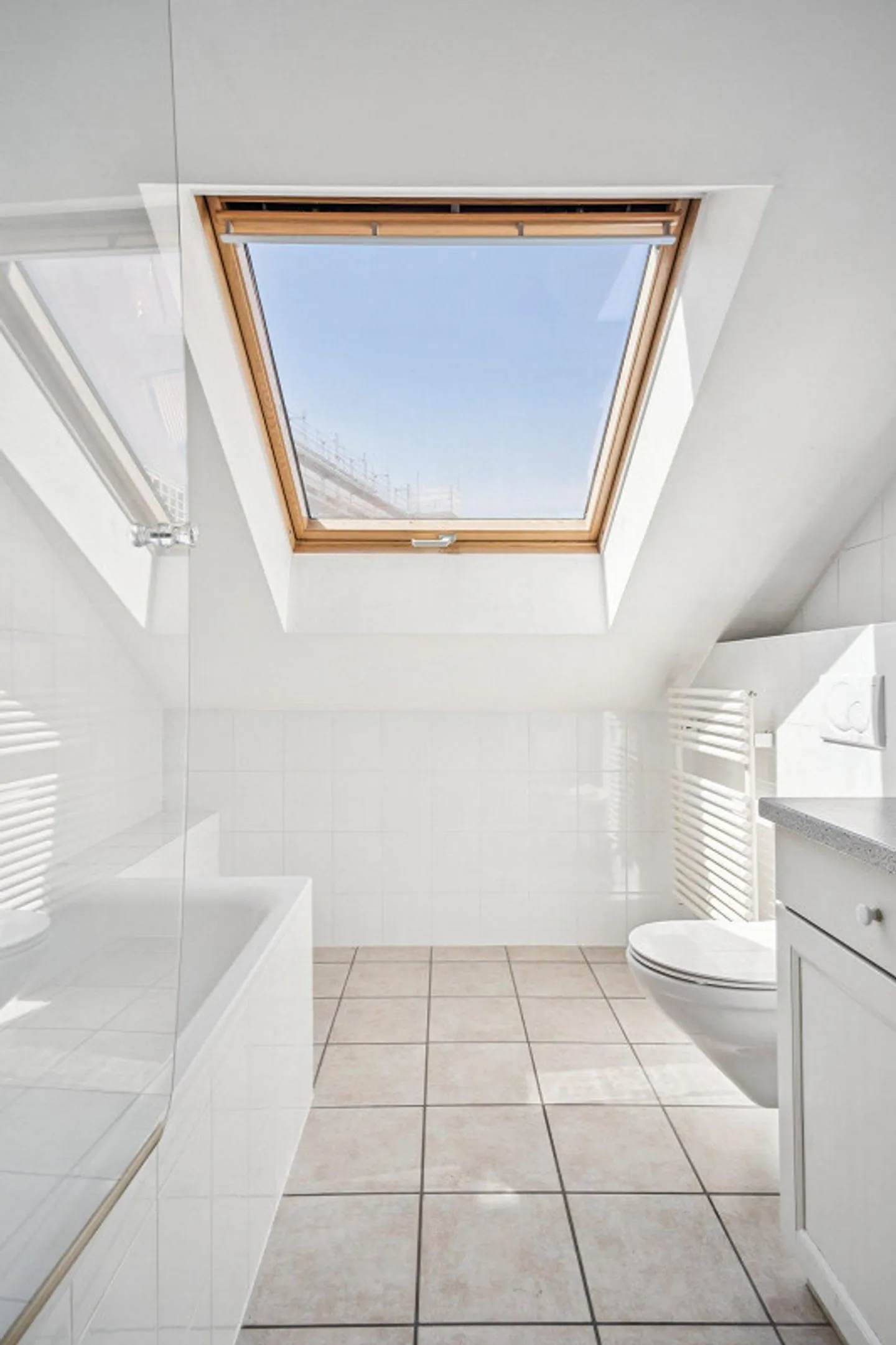 Charming Attic Apartment in Acacias - Photo 5 of 10