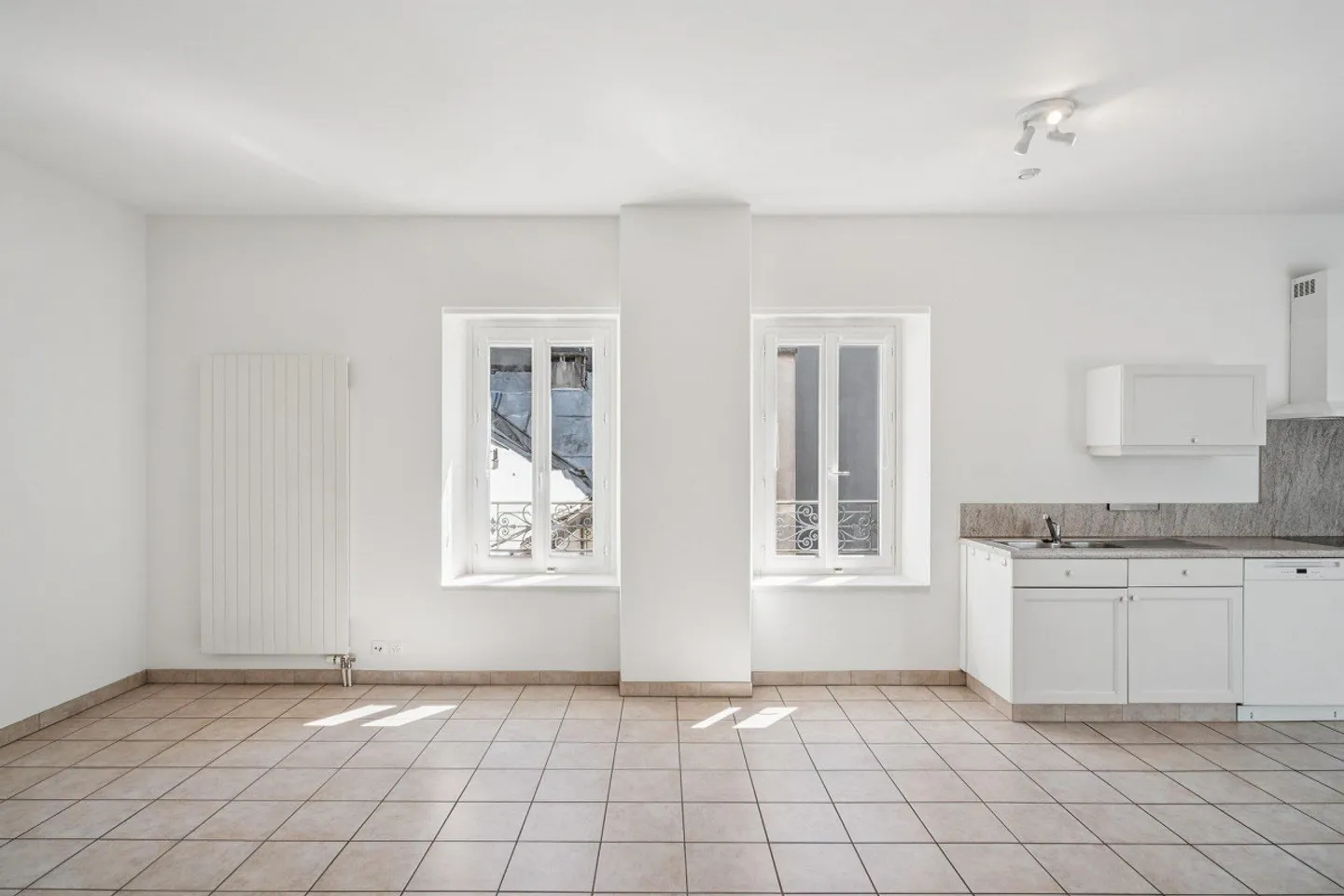 Charming Attic Apartment in Acacias - Photo 7 of 10