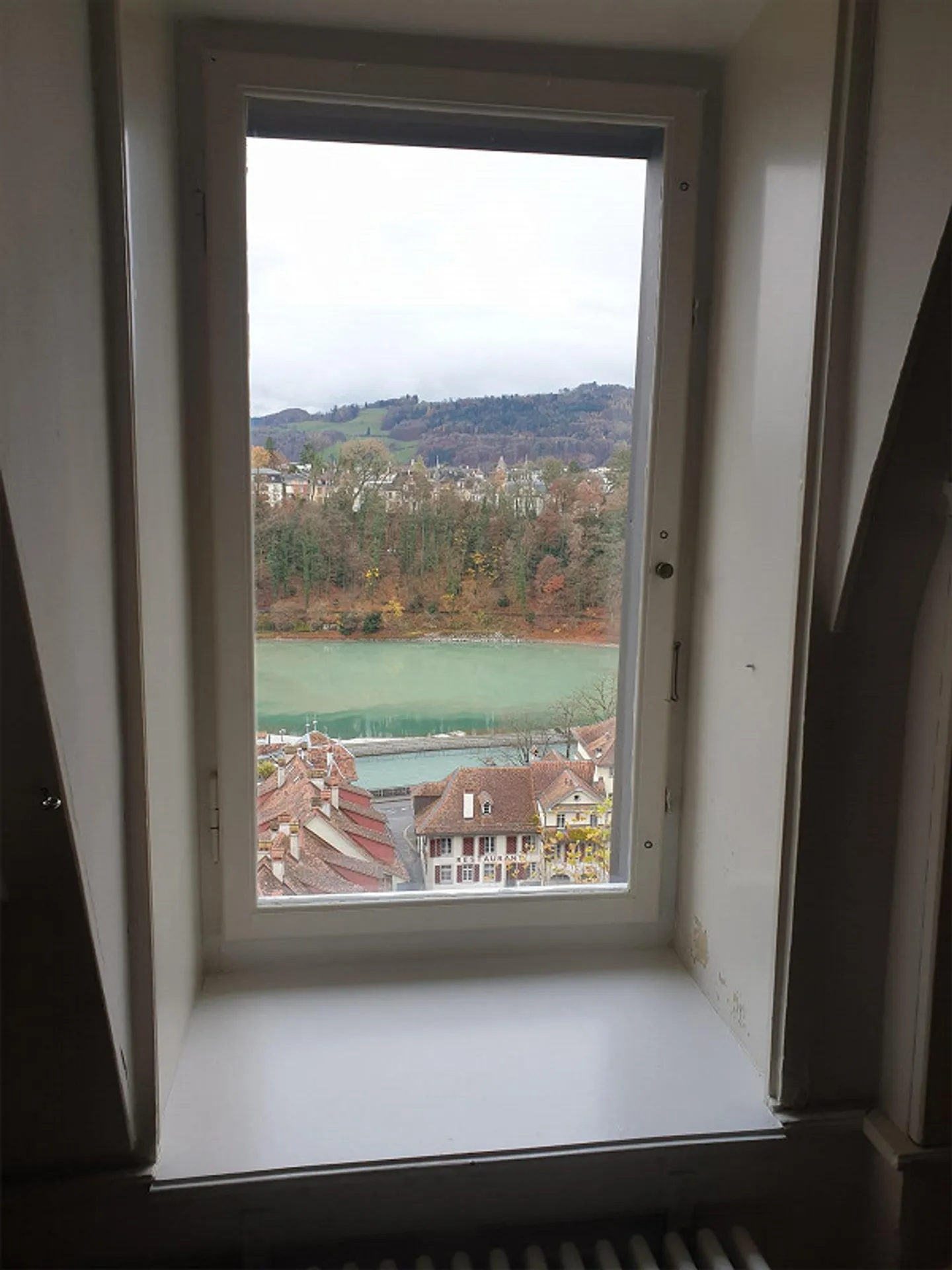 Bel appartement ancien spacieux de 2,5 pièces à Junkerngasse - Photo 3 sur 15