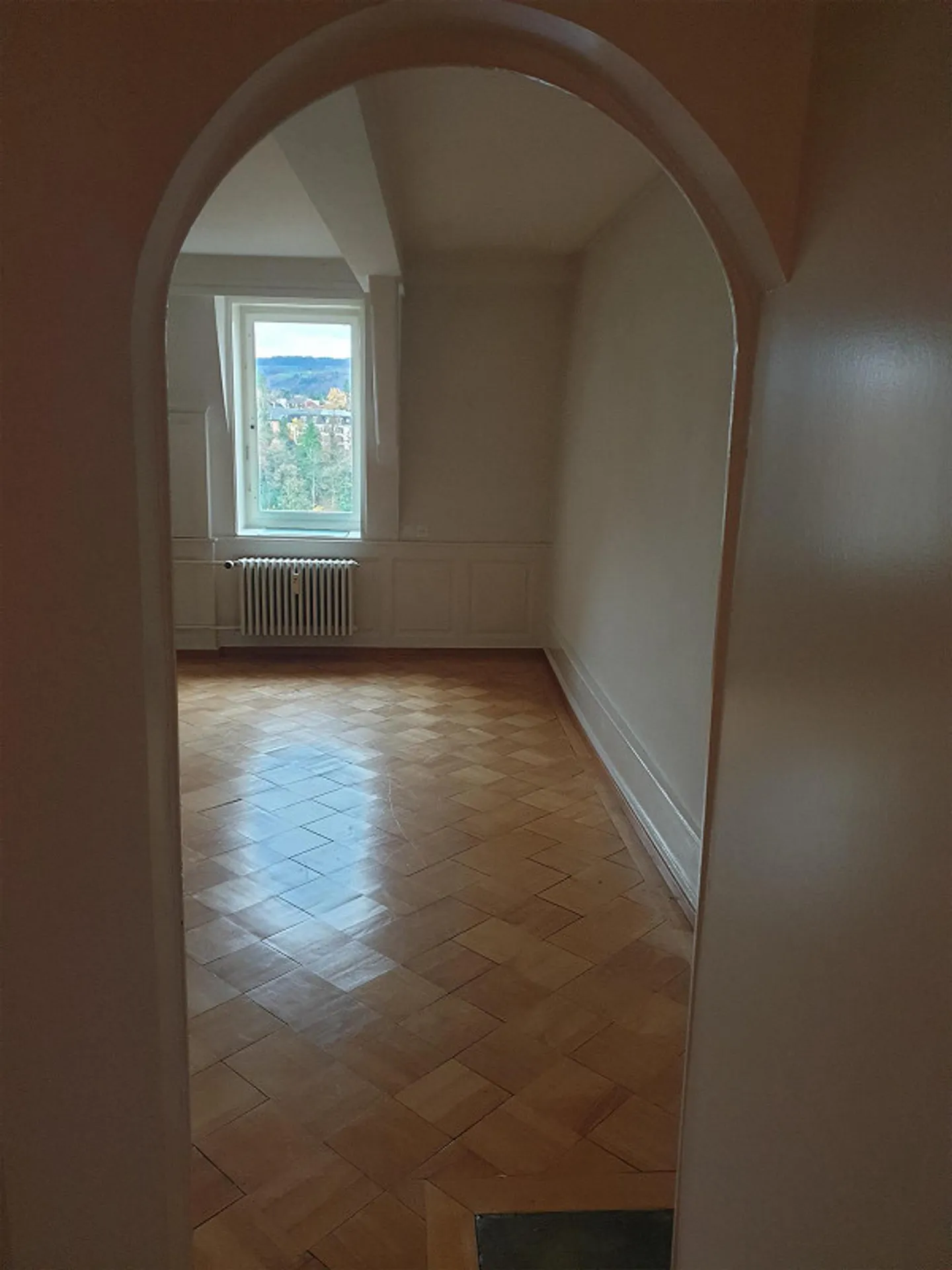 Bel appartement ancien spacieux de 2,5 pièces à Junkerngasse - Photo 5 sur 15