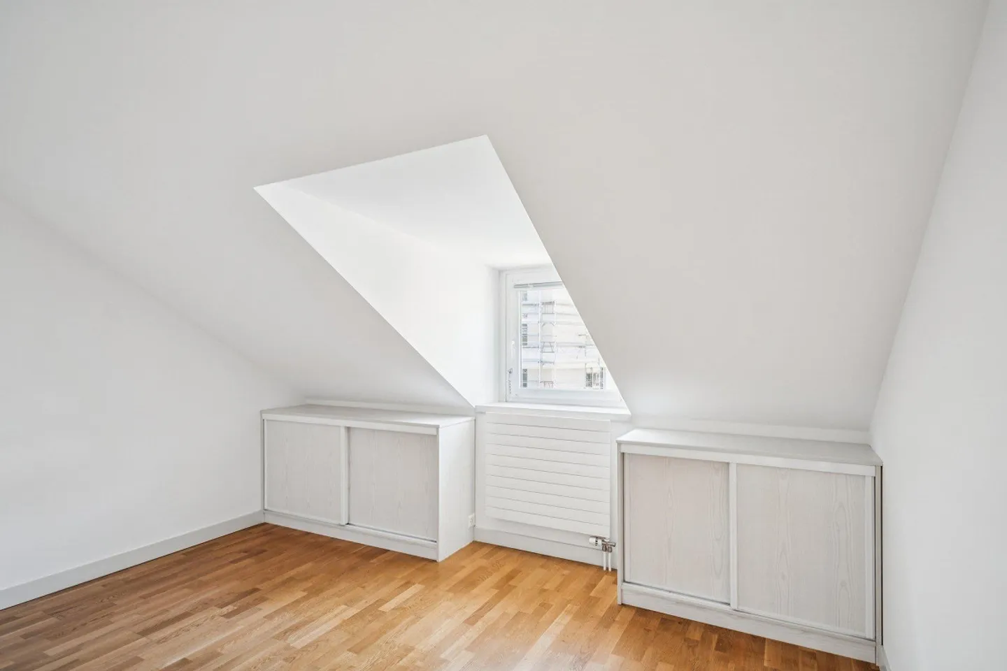 Charming Attic Apartment in Acacias - Photo 9 of 10