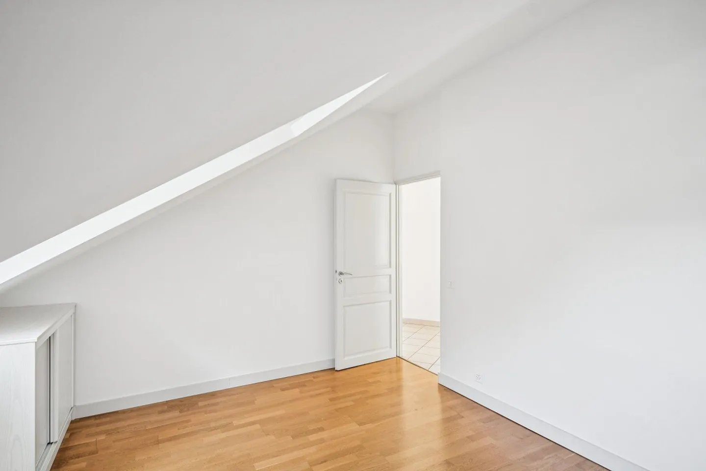 Charming Attic Apartment in Acacias - Photo 10 of 10