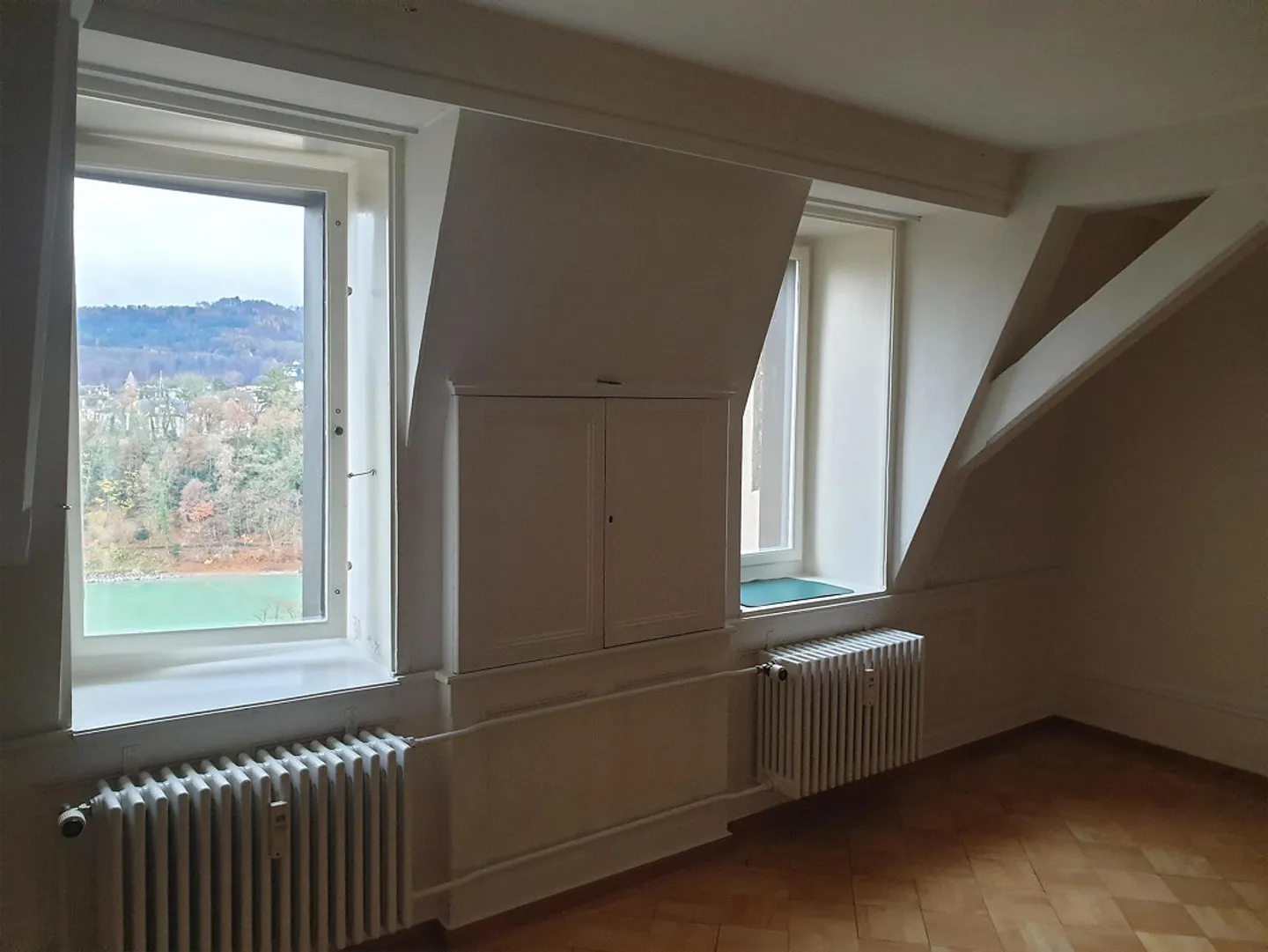 Bel appartement ancien spacieux de 2,5 pièces à Junkerngasse - Photo 2 sur 15