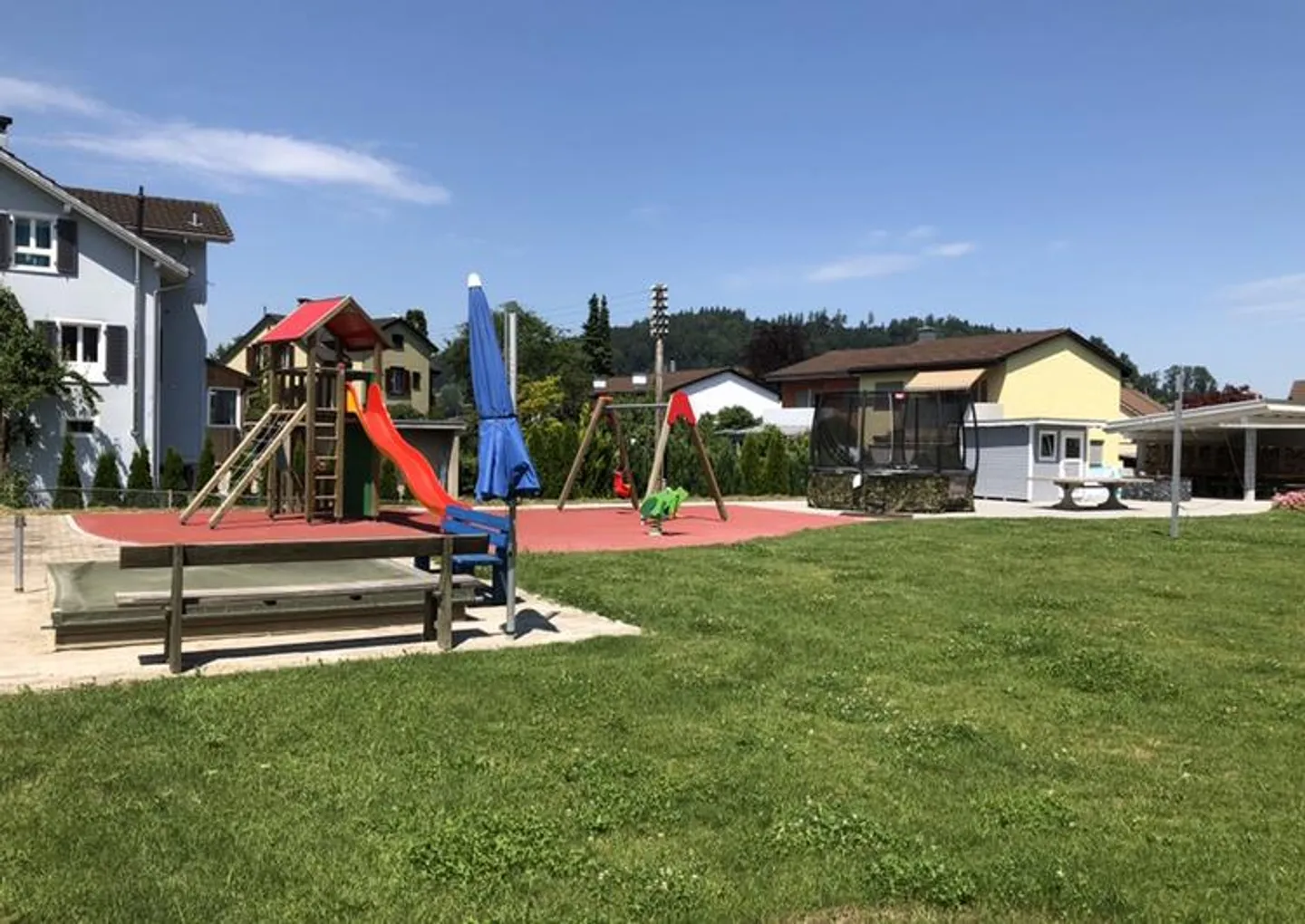 Family-friendly 5.5 room apartment - Photo 1 of 13