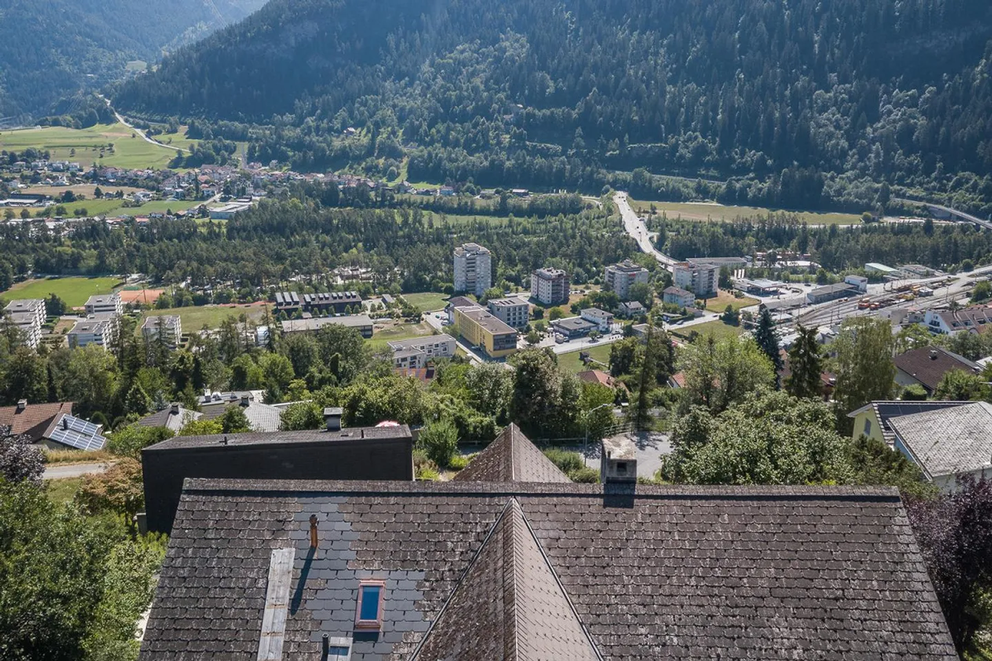 2.5-Room Apartment with Panoramic View - Photo 14 of 15