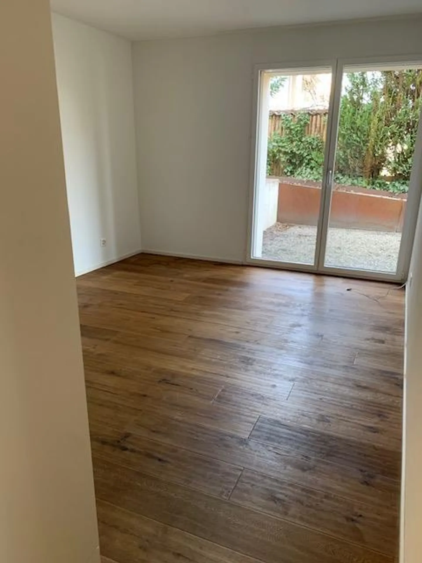 Appartement de jardin 4,5 pièces avec grande terrasse et espace extérieur - Photo 5 sur 13