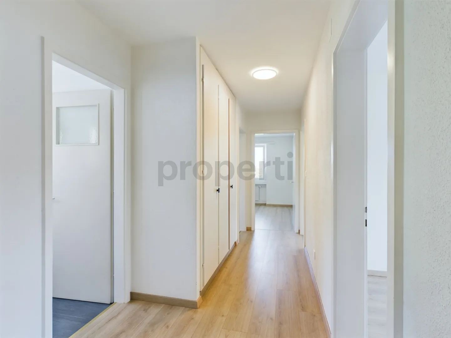 Appartement lumineux de 4 pièces à Thal avec une terrasse de rêve - Photo 8 sur 13