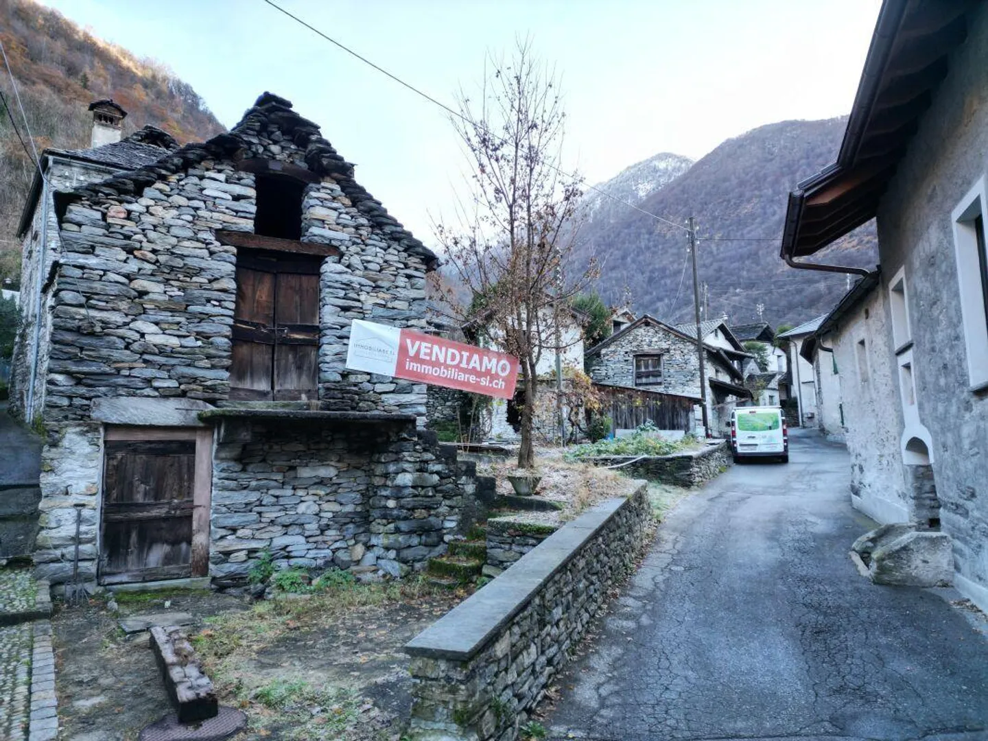 Rustici Ticinesi mit Grundstück - Foto 2 von 10