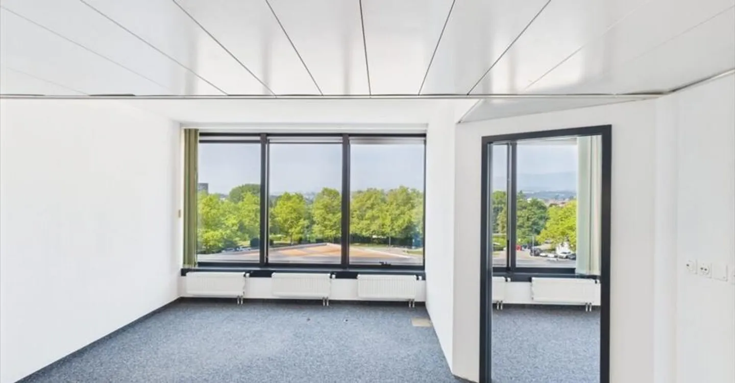 Office space for rent - Photo 5 of 13