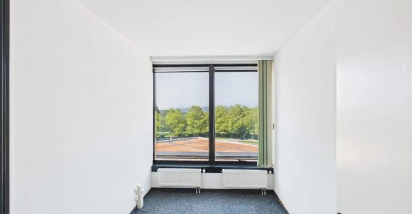 Office space for rent - Photo 6 of 13