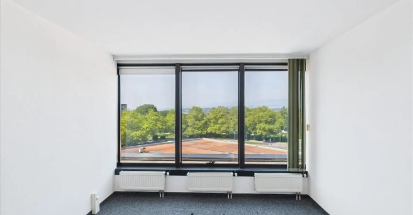 Office space for rent - Photo 8 of 13