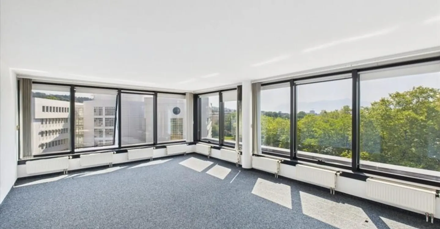 Office space for rent - Photo 1 of 13