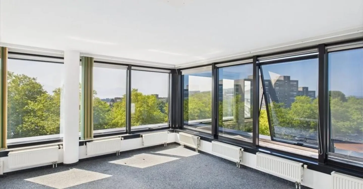 Office space for rent - Photo 10 of 13