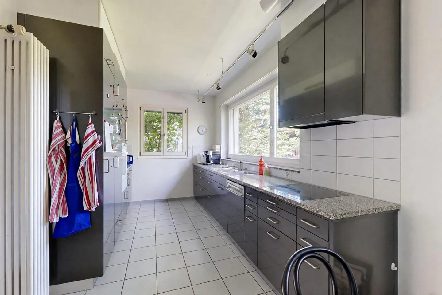 With spacious outdoor area - Photo 7 of 22