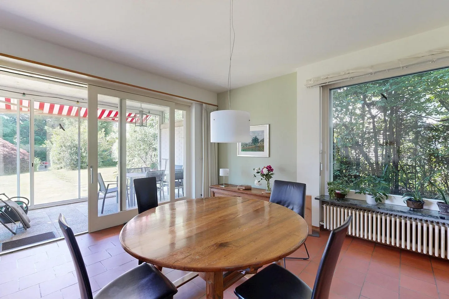 With spacious outdoor area - Photo 5 of 22