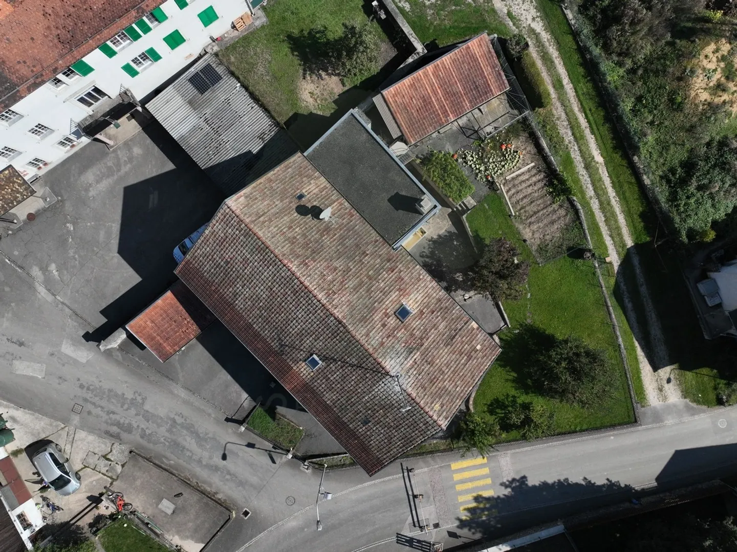 Edificio ad uso misto in affitto - Foto 4 di 13