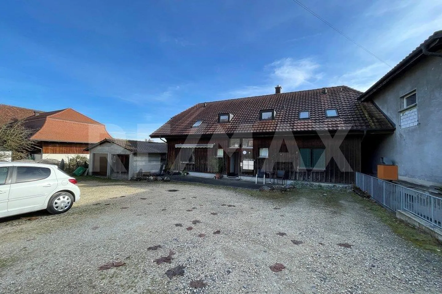 House with 17 rooms - Photo 6 of 13