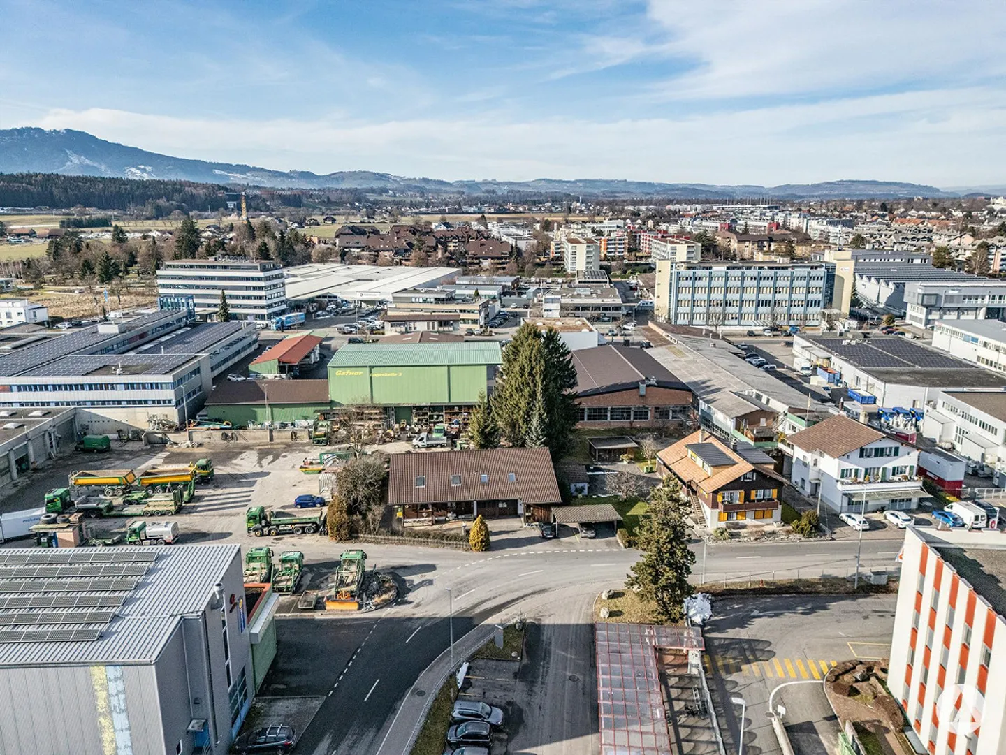 Vielseitige Gewerbeliegenschaft - Foto 3 von 13