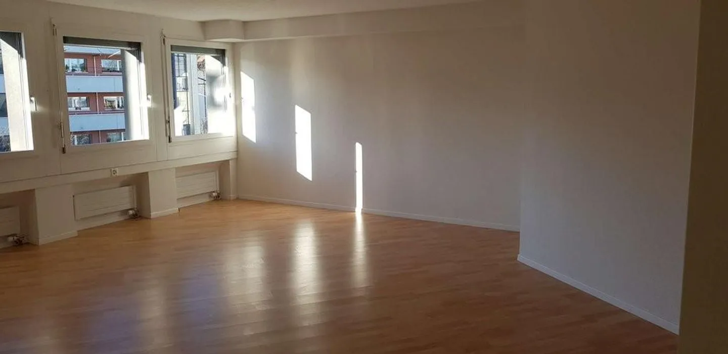 Ufficio in affitto nella migliore posizione nel centro di Seebach! - Foto 3 di 6
