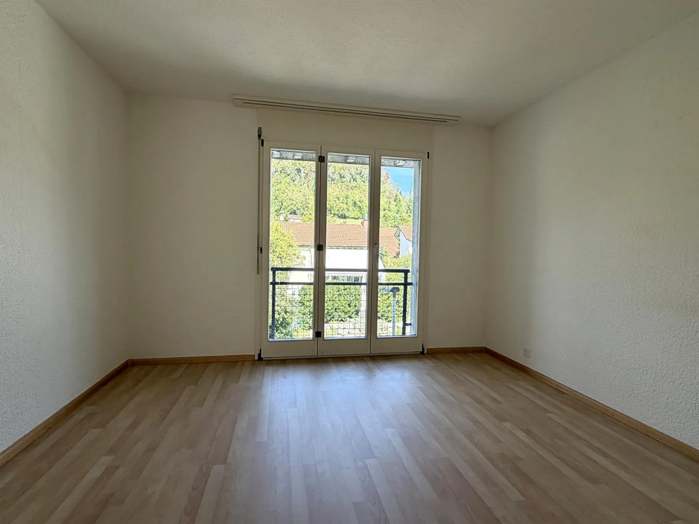 Bright 2.5-room apartment with balcony in Zwingen - Photo 2 of 6