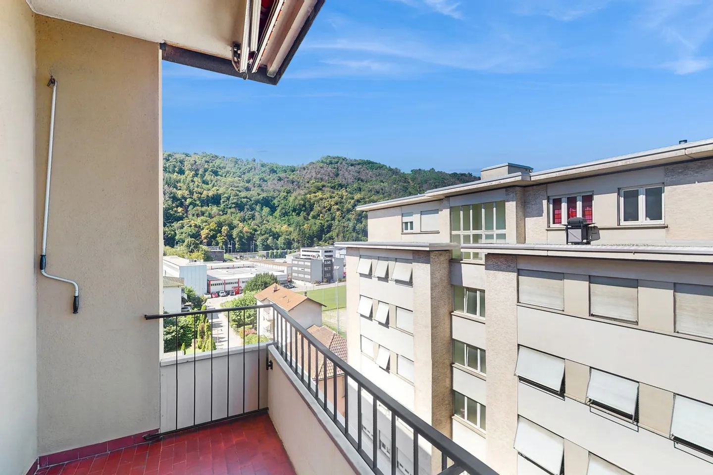 Appartement à louer - Photo 2 sur 8