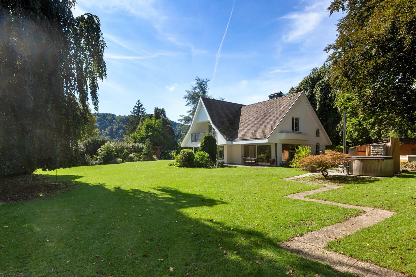 Dolce Vita direttamente sul Reno: Unico casa di 5,5 stanze con piscina - Foto 2 di 23