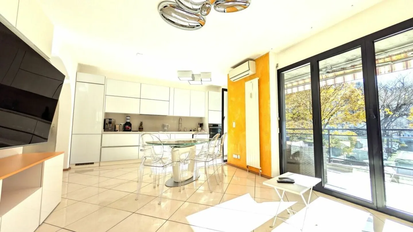 Light, Comfort and Ideal Location! - Photo 1 of 15