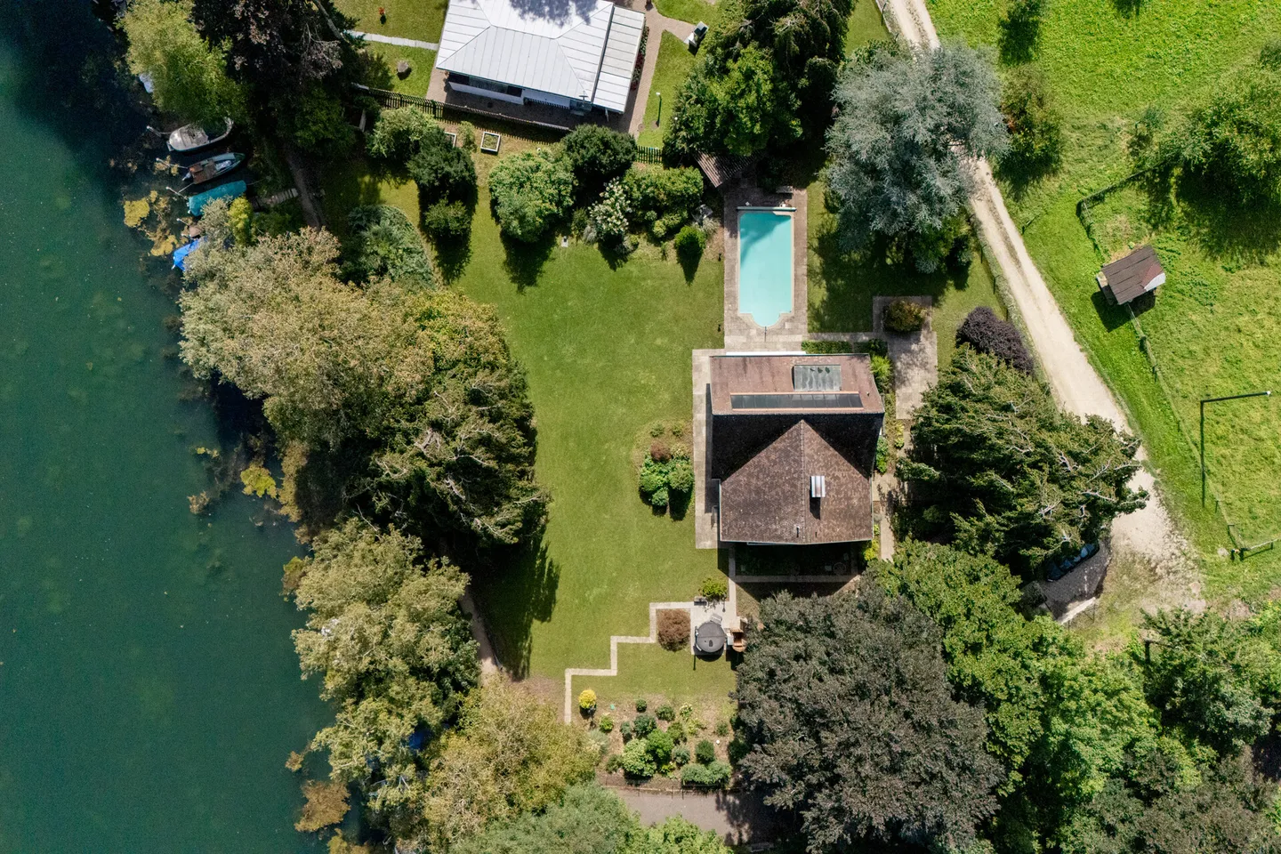 Dolce Vita direttamente sul Reno: Unico casa di 5,5 stanze con piscina - Foto 23 di 23