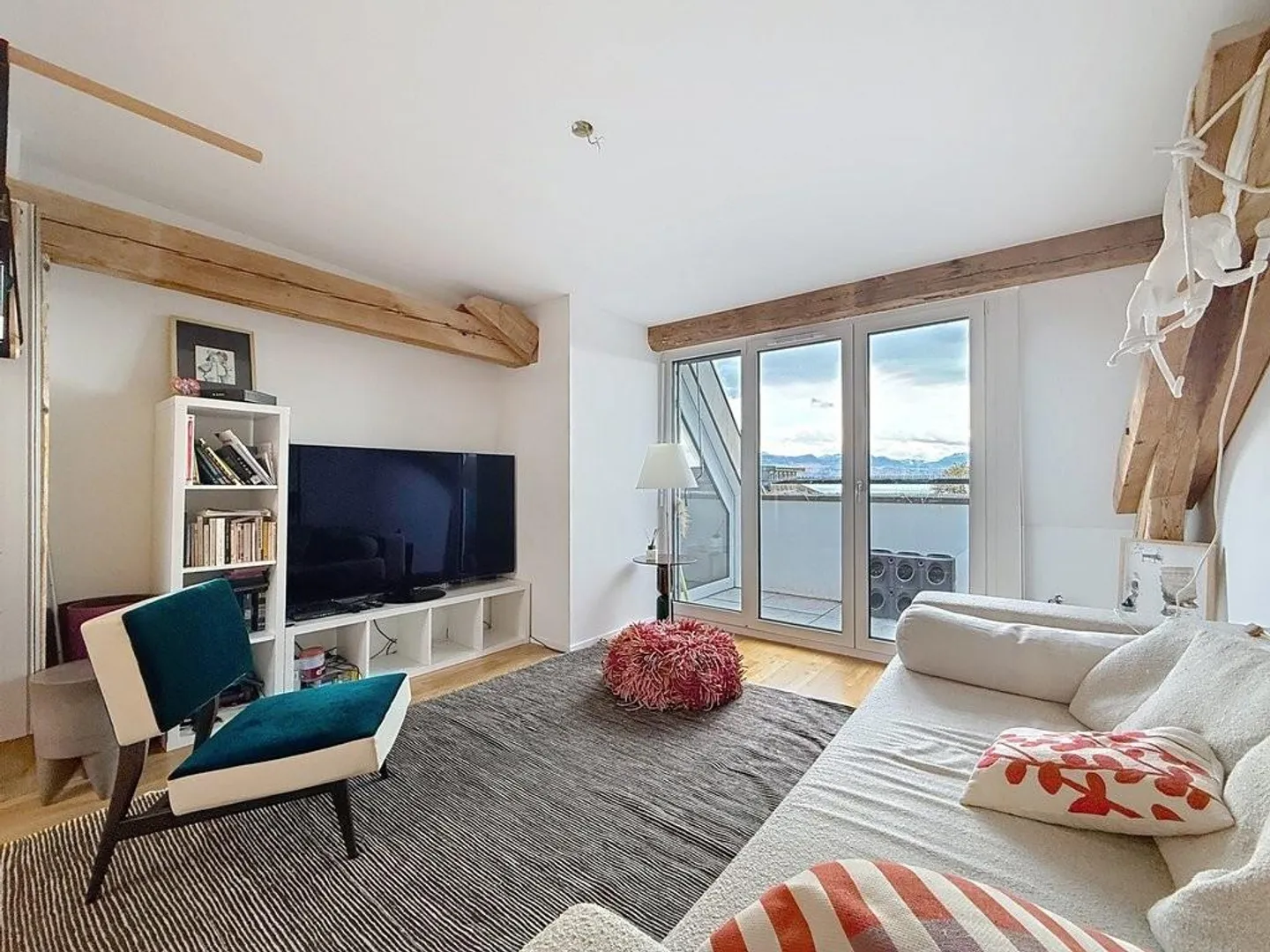 À saisir ! Superbe appartement sous-gare à Lausanne ! - Photo 2 sur 5